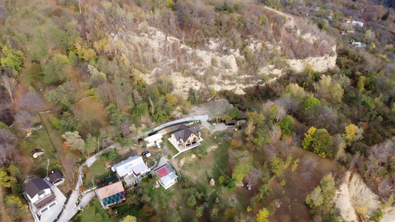 Pensiunea Piri Land Comarnic Exterior photo