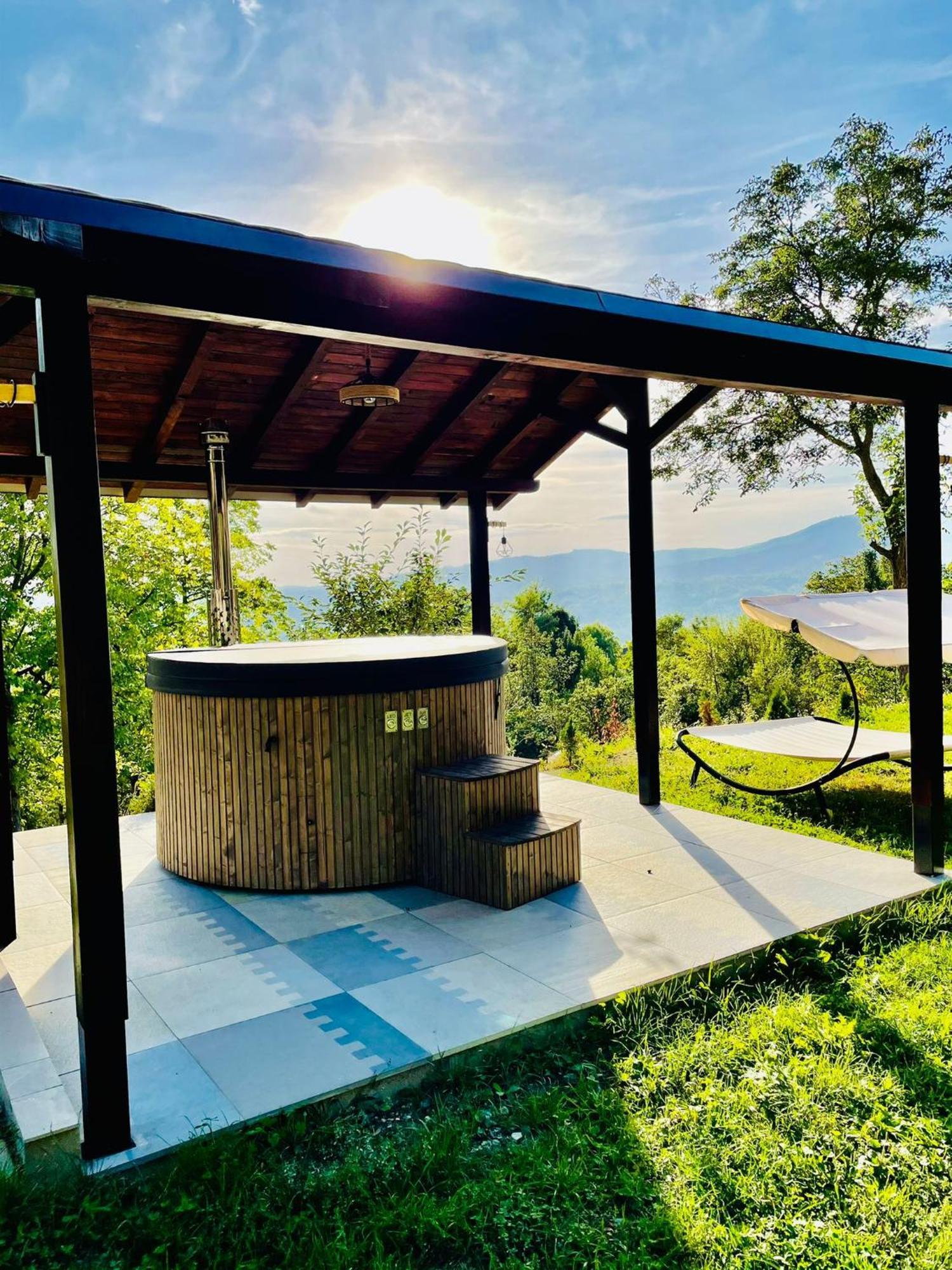 Pensiunea Piri Land Comarnic Exterior photo